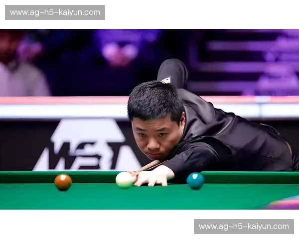 巅峰对决:戴维斯与丁俊晖,斯诺克王者的荣耀之战 巅峰对决:戴维斯与丁俊晖,斯诺克王者的荣耀之战